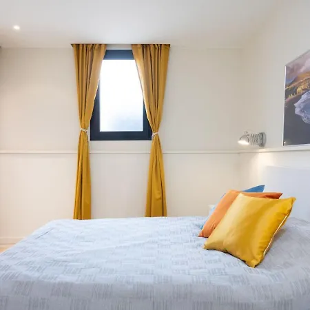 Sunny Castillo Costa De Antigua